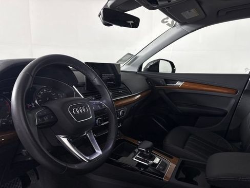 Used 2023 Audi Q5 2.0T Premium w/ Convenience Package AWD/4WD image 4