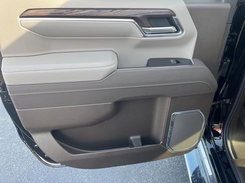 New 2026 GMC Sierra 1500 SLT w/ SLT Premium Package image 17