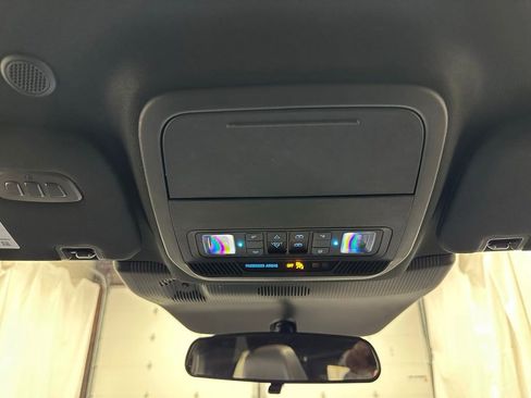 Used 2025 Ford Explorer ST-Line image 38