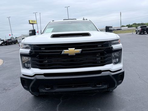 Used 2024 Chevrolet Silverado 3500 W/T w/ Snow Plow Prep Package AWD/4WD image 3