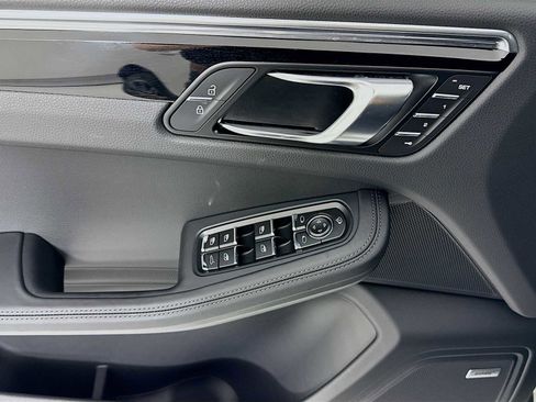 New 2026 Porsche Macan image 11