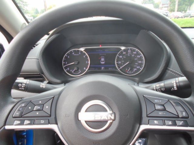 Used 2024 Nissan Sentra SV FWD image 18