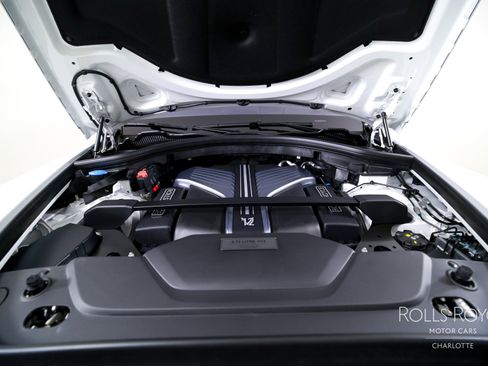 Used 2024 Rolls-Royce Cullinan Black Badge image 40