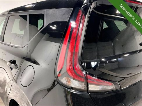 Used 2025 Kia Soul LX w/ LX Technology Package FWD image 37