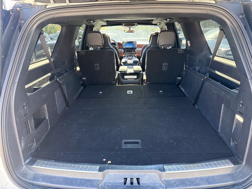 Used 2024 Lincoln Navigator L Reserve w/ Monochromatic Package AWD/4WD image 28