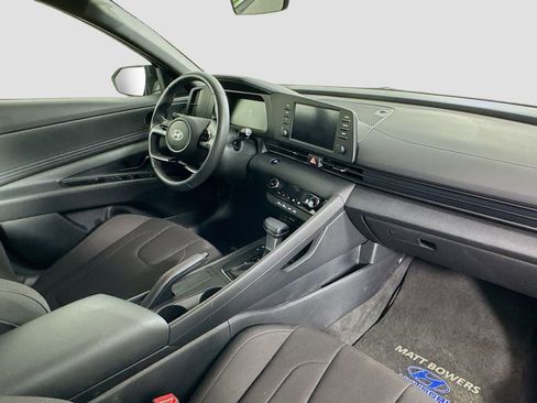 Certified 2025 Hyundai Elantra Sport image 28