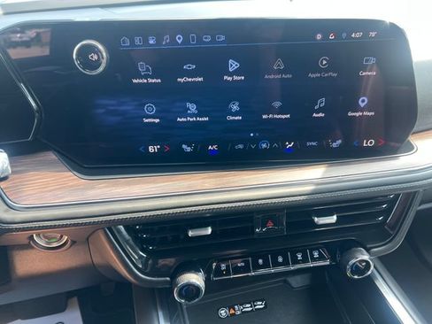 Certified 2025 Chevrolet Suburban Z71 AWD/4WD image 23