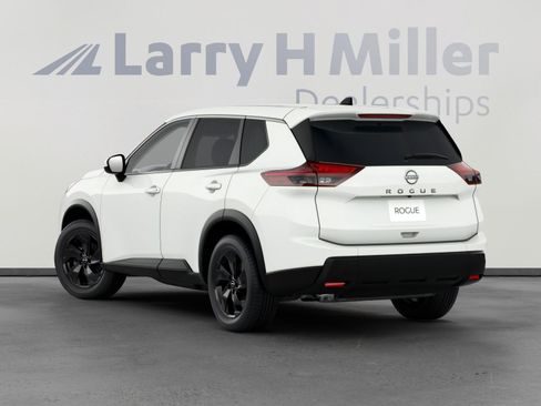 New 2026 Nissan Rogue SV FWD image 7