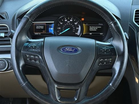 Used 2016 Ford Explorer XLT w/ Equipment Group 201A image 11