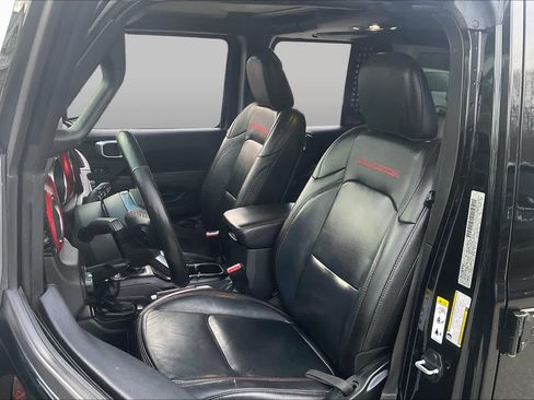 Used 2019 Jeep Wrangler Unlimited Rubicon AWD/4WD image 7