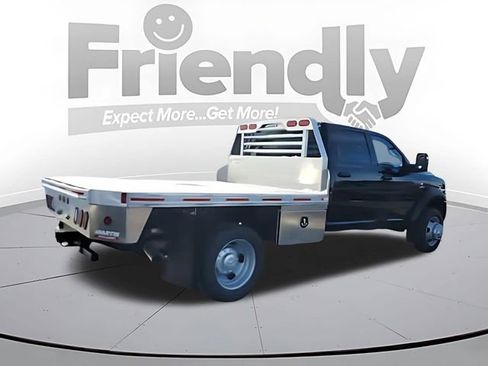 Used 2024 RAM 5500 Tradesman w/ Chrome Appearance Group AWD/4WD image 7