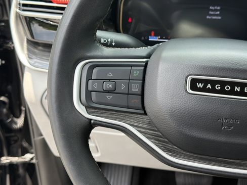 Used 2022 Jeep Wagoneer Series III w/ Convenience Group I AWD/4WD image 30