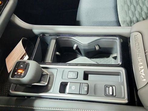New 2025 Nissan Pathfinder SV image 16