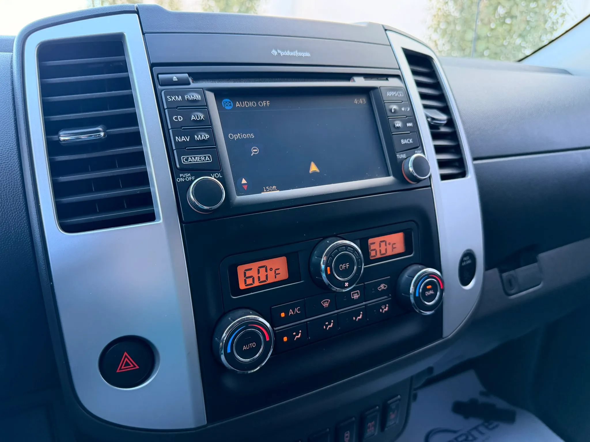 Used 2015 Nissan Frontier PRO-4X w/ Pro-4x Luxury Package AWD/4WD image 23