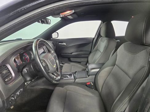 Used 2018 Dodge Charger SXT w/ Blacktop Package image 11