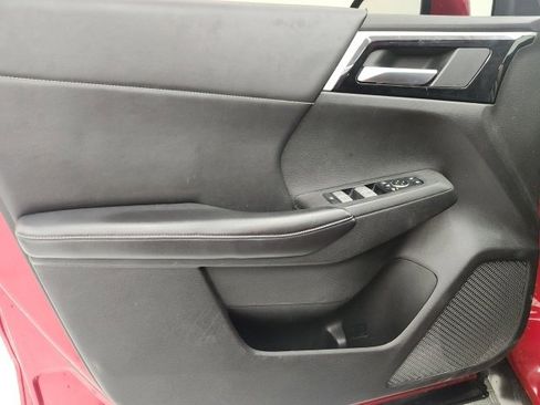 Used 2023 Mitsubishi Outlander SE image 9