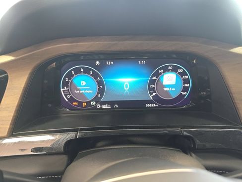 Used 2025 Volkswagen Atlas SE AWD/4WD image 2