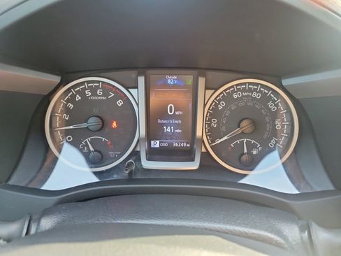 Used 2022 Toyota Tacoma Limited image 14