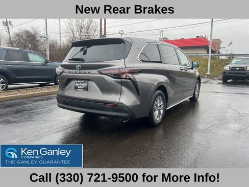 Used 2024 Toyota Sienna XLE image 8