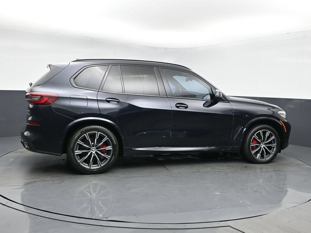 Used 2023 BMW X5 xDrive40i w/ M Sport Package AWD/4WD image 3
