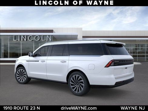 New 2025 Lincoln Navigator L Black Label AWD/4WD image 5