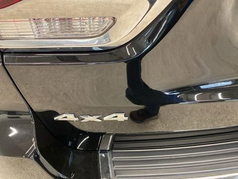 Used 2022 Jeep Grand Cherokee Limited image 8