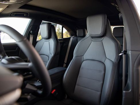 New 2026 Porsche Macan 4 Electric image 5