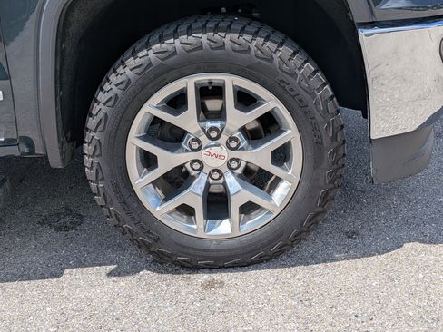 Used 2018 GMC Sierra 1500 SLT w/ SLT Premium Package AWD/4WD image 11