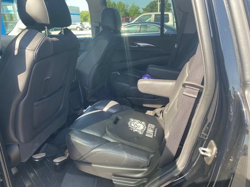 Used 2018 Cadillac Escalade Premium Luxury AWD/4WD image 7