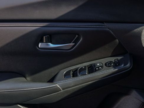 Used 2023 Nissan Sentra SV image 23