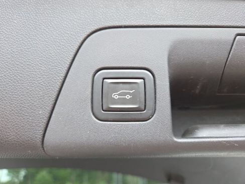 Used 2021 Buick Envision Essence w/ Sport Touring Package AWD/4WD image 34