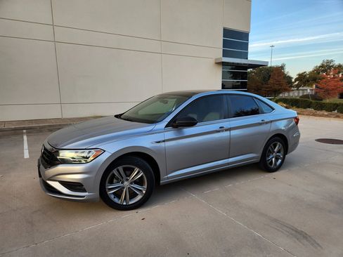 Used 2019 Volkswagen Jetta R-Line image 10
