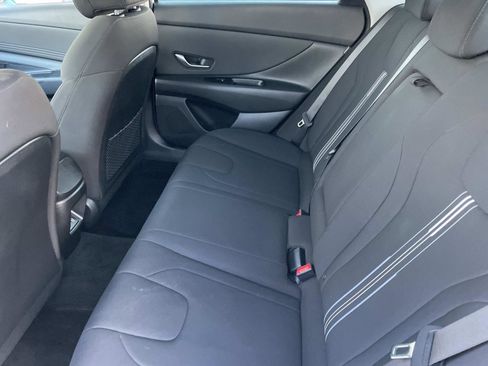 Certified 2025 Hyundai Elantra SEL image 23