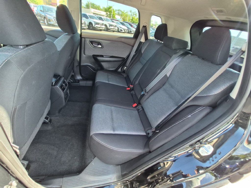 Used 2023 Nissan Rogue SV AWD/4WD image 22