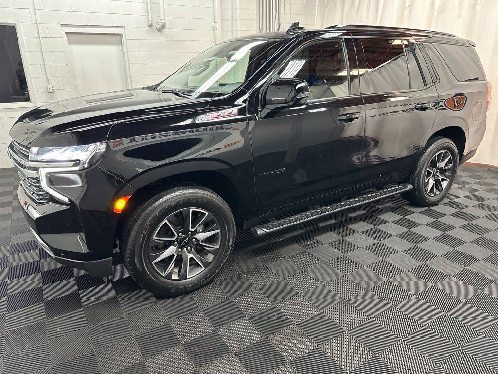 Used 2021 Chevrolet Tahoe Z71 w/ Luxury Package AWD/4WD image 5
