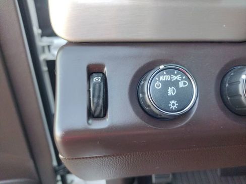 Used 2019 GMC Yukon XL Denali w/ Open Road Package image 36