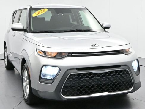 Used 2020 Kia Soul S FWD image 2