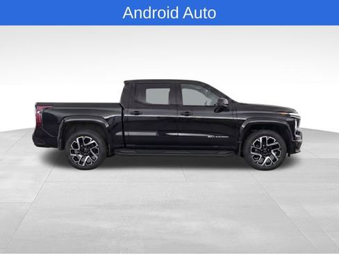 Used 2025 Chevrolet Silverado EV RST AWD/4WD image 8