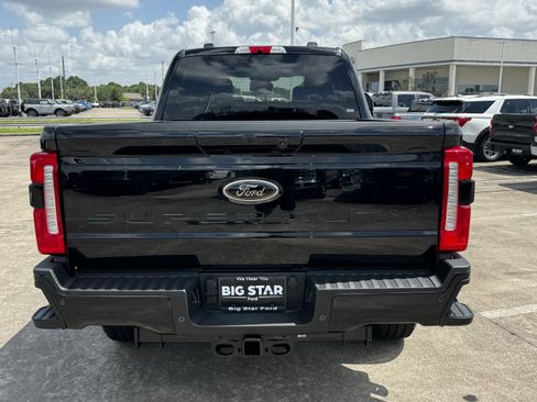 New 2026 Ford F250 Lariat w/ Black Appearance Package AWD/4WD image 9