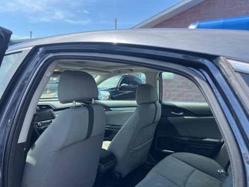 Used 2019 Honda Civic EX image 17