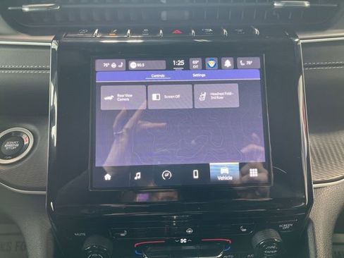 Used 2023 Jeep Grand Cherokee L Laredo image 22