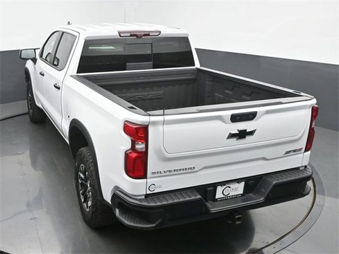 Used 2022 Chevrolet Silverado 1500 ZR2 image 41