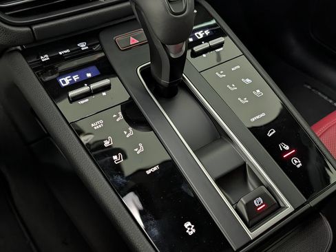 New 2026 Porsche Macan AWD/4WD image 34