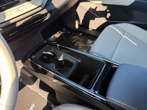 Used 2023 Volkswagen ID.4 Pro S image 13