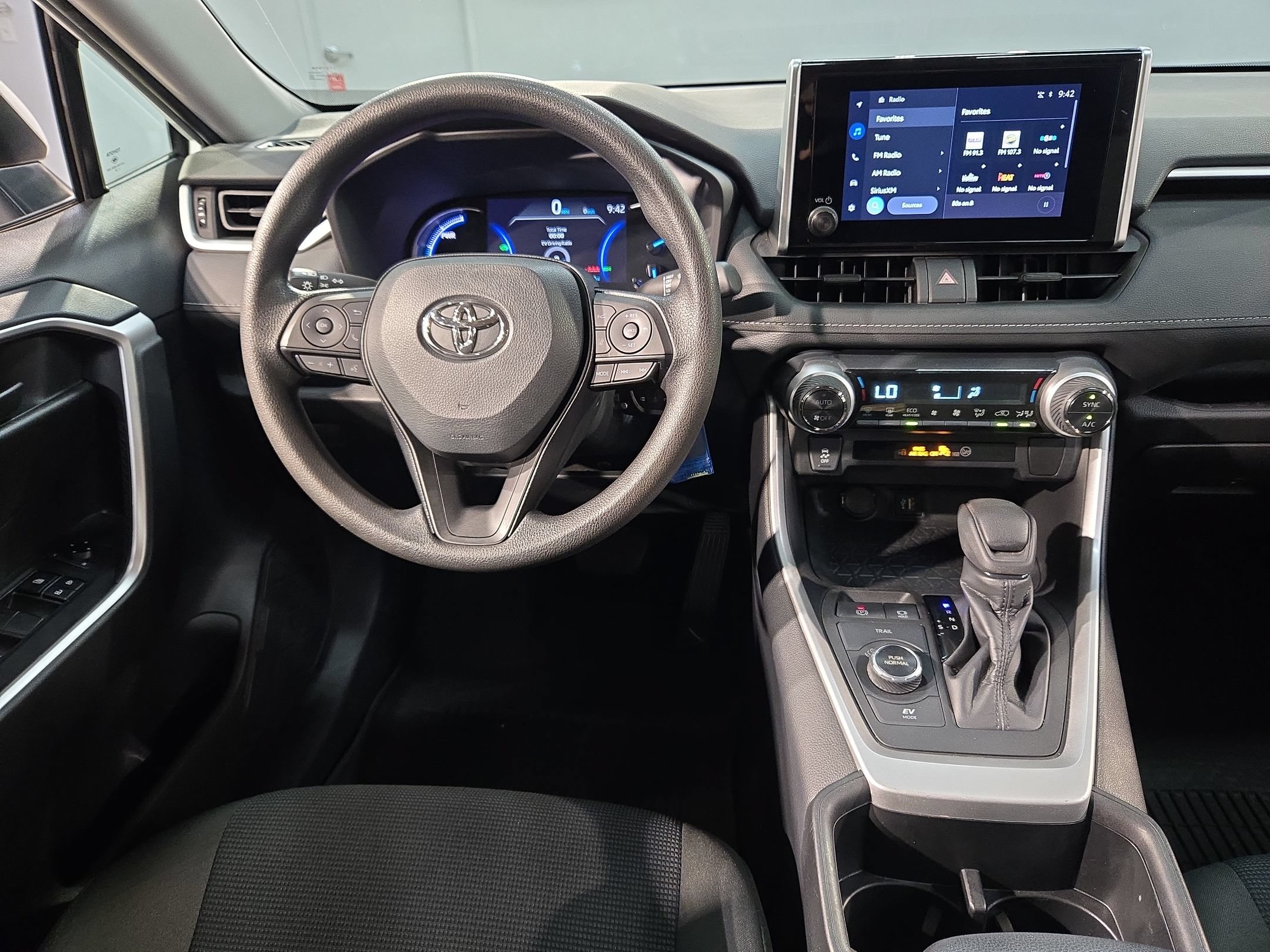 Certified 2024 Toyota RAV4 LE AWD/4WD image 9