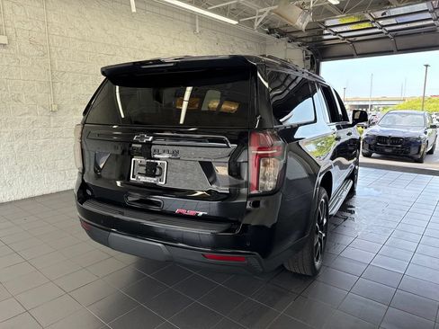 Used 2023 Chevrolet Suburban RST w/ Luxury Package AWD/4WD image 7