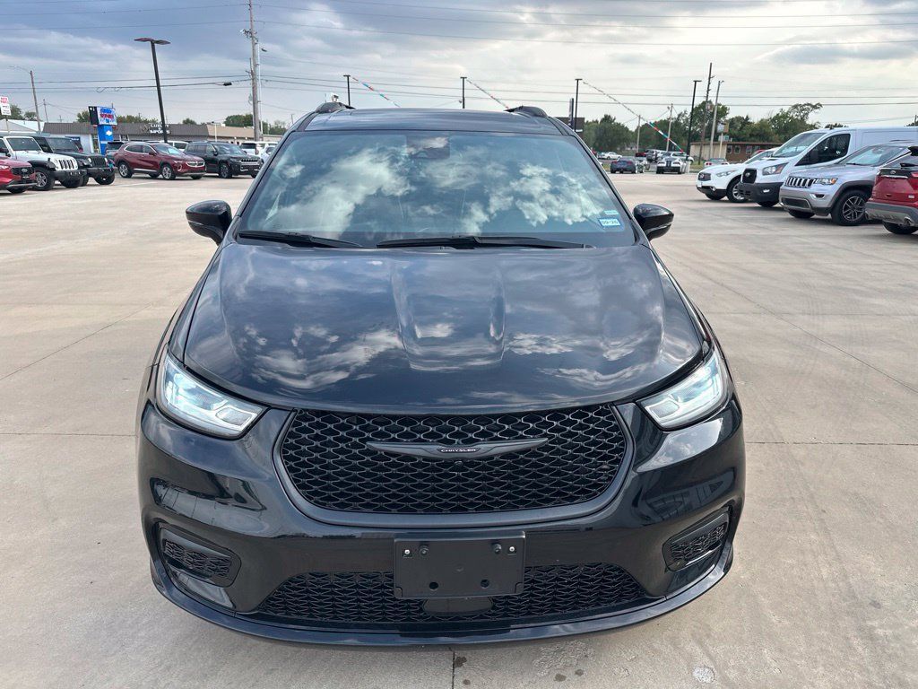 Used 2025 Chrysler Pacifica Limited FWD image 31