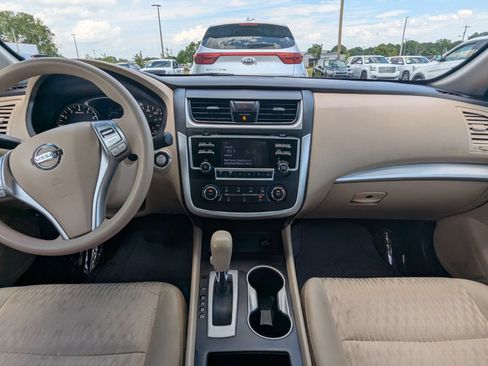Used 2017 Nissan Altima 2.5 S w/ Power Driver Seat Package FWD image 15