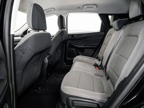 Used 2022 Ford Escape SE w/ SE Sport Appearance Package image 9