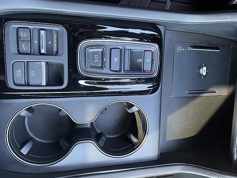 Used 2025 Ford F150 XLT image 13